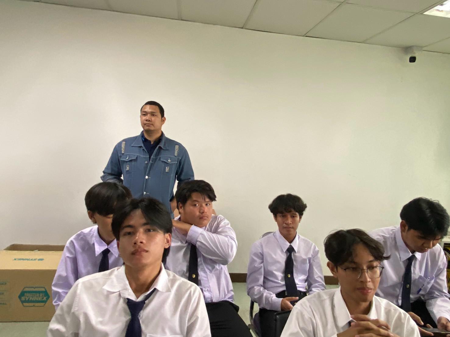 30. คณะเทคโนโลยีอุตสาหกรรม มหาวิทยาลัยราชภัฏกำแพงเพชร จัดโครงการอบรมและพัฒนาทักษะภาษาอังกฤษและมาตรฐานคอมพิวเตอร์ สำหรับนักศึกษาชั้นปีที่ 1